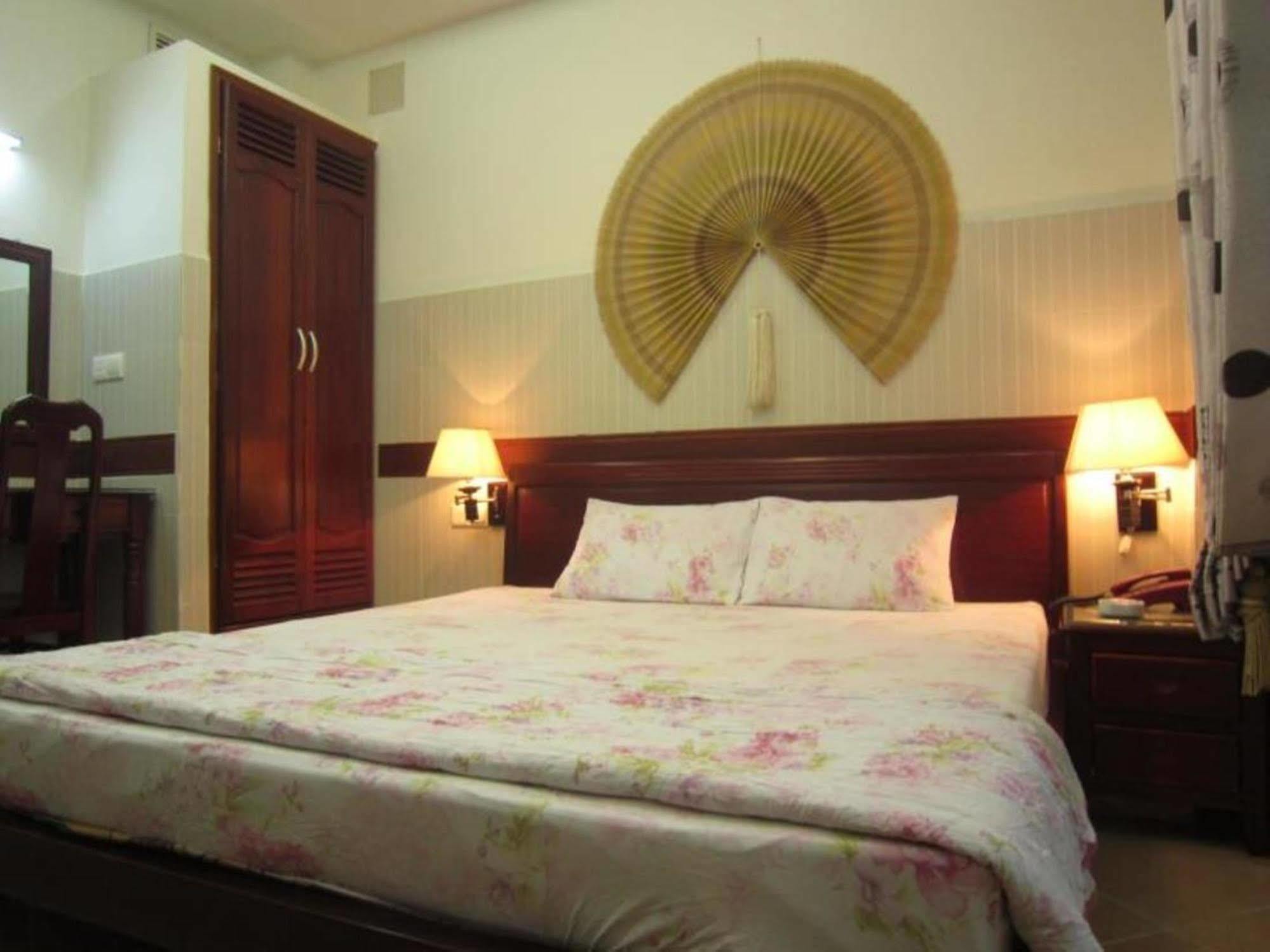 Hoang Thanh Thuy Airport Hotel 1 - Gan Am Thuc Dem Cho Hoang Hoa Tham Ho Chi Minh City Bagian luar foto