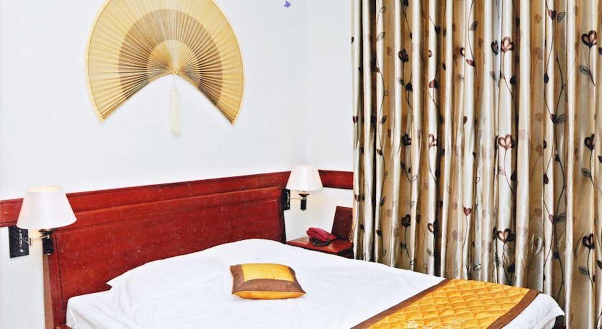 Hoang Thanh Thuy Airport Hotel 1 - Gan Am Thuc Dem Cho Hoang Hoa Tham Ho Chi Minh City Bagian luar foto