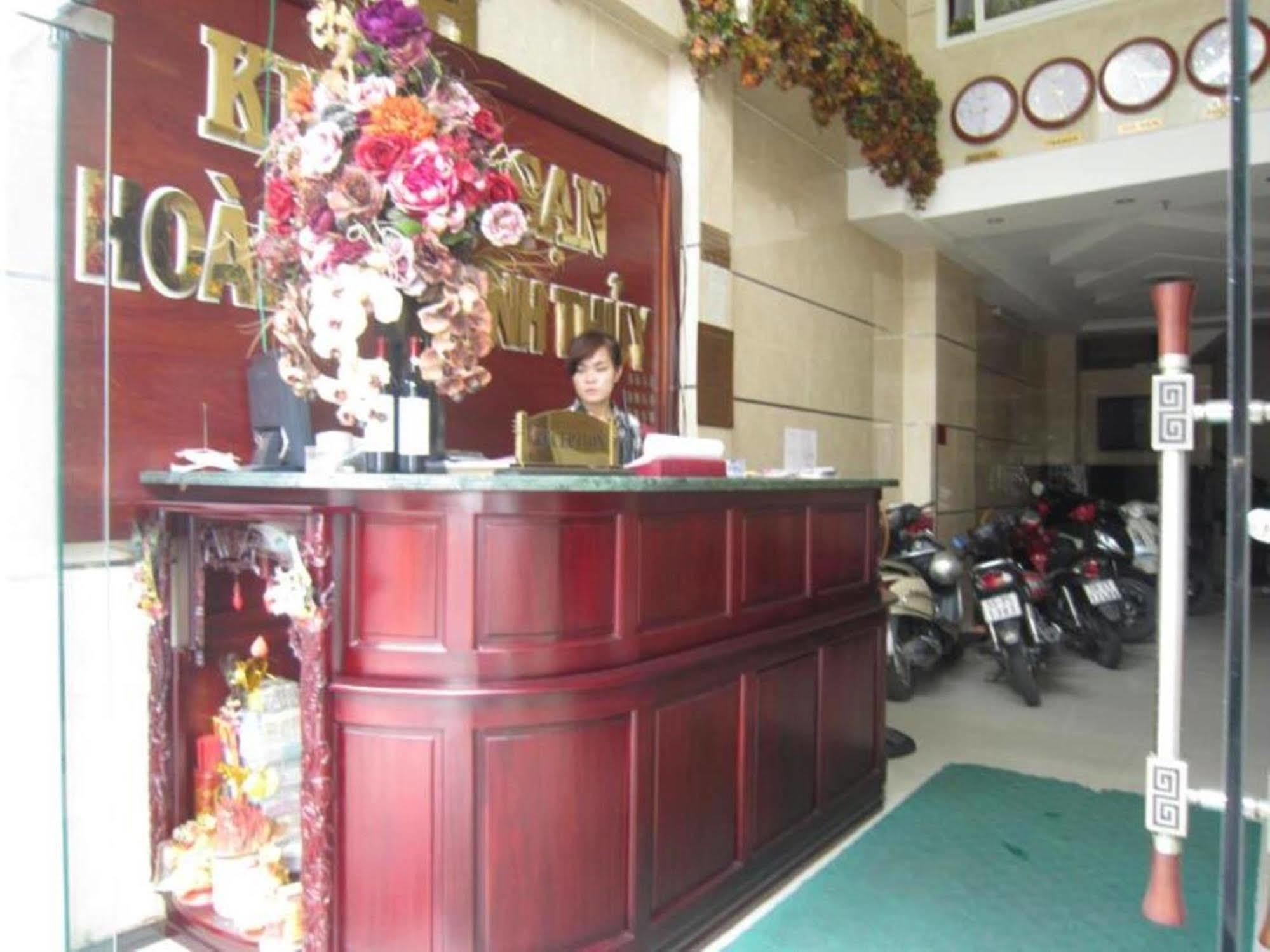 Hoang Thanh Thuy Airport Hotel 1 - Gan Am Thuc Dem Cho Hoang Hoa Tham Ho Chi Minh City Bagian luar foto