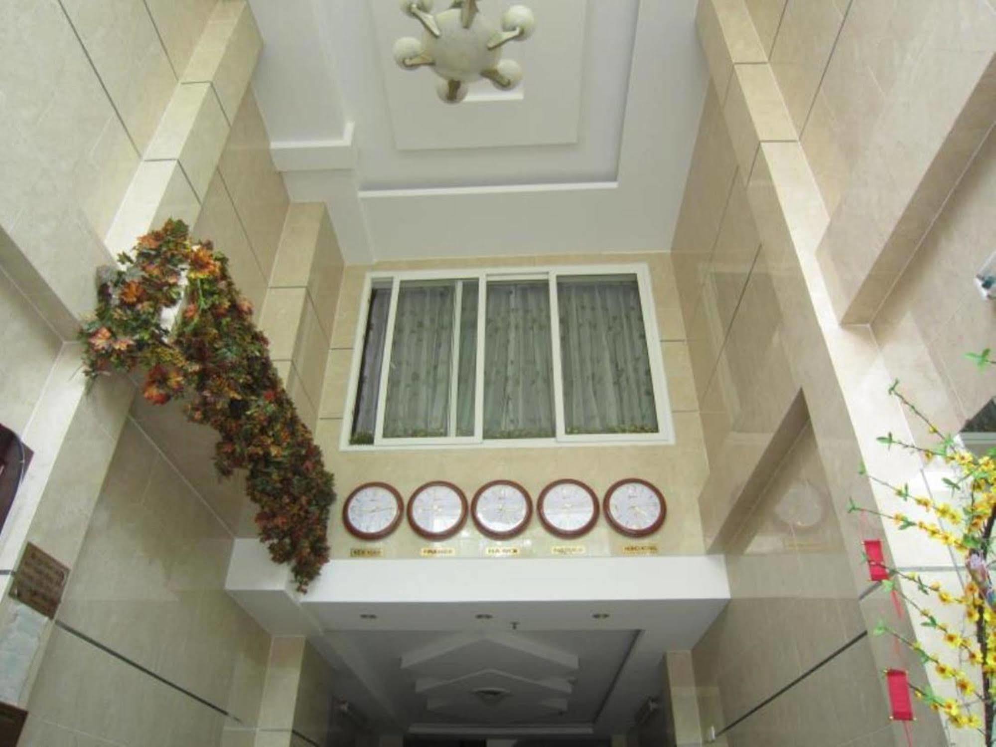 Hoang Thanh Thuy Airport Hotel 1 - Gan Am Thuc Dem Cho Hoang Hoa Tham Ho Chi Minh City Bagian luar foto