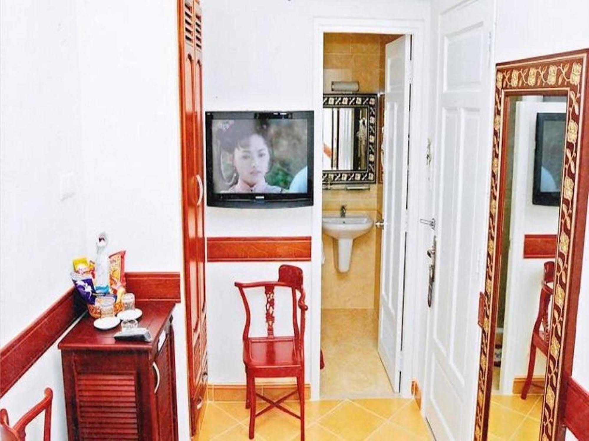 Hoang Thanh Thuy Airport Hotel 1 - Gan Am Thuc Dem Cho Hoang Hoa Tham Ho Chi Minh City Bagian luar foto